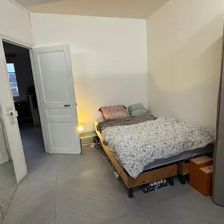 Laplace Apartment *